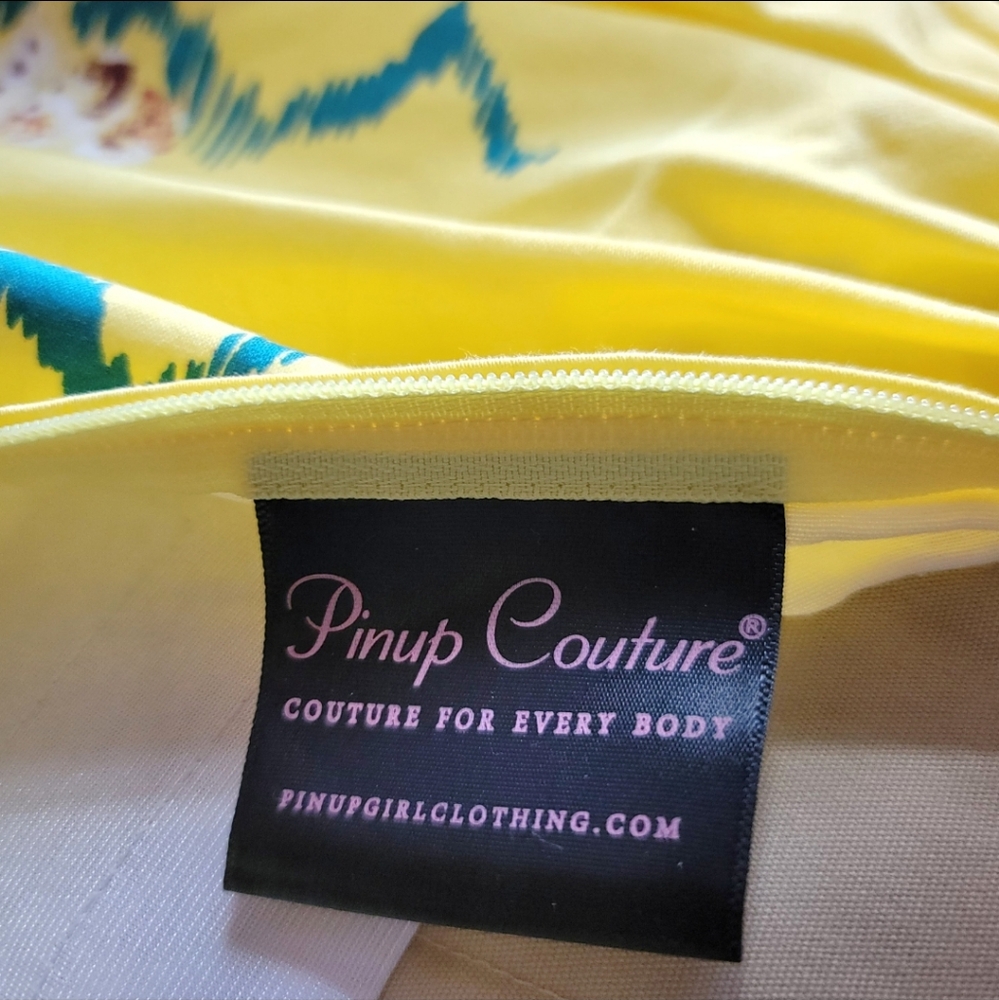 PinUp Girl Yellow Couture 3X Retired Venice Print Jenny Pug Skirt - Picture 4 of 15